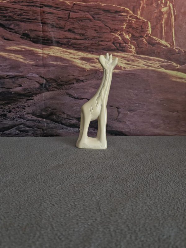 6" Dotted Giraffe - Medium